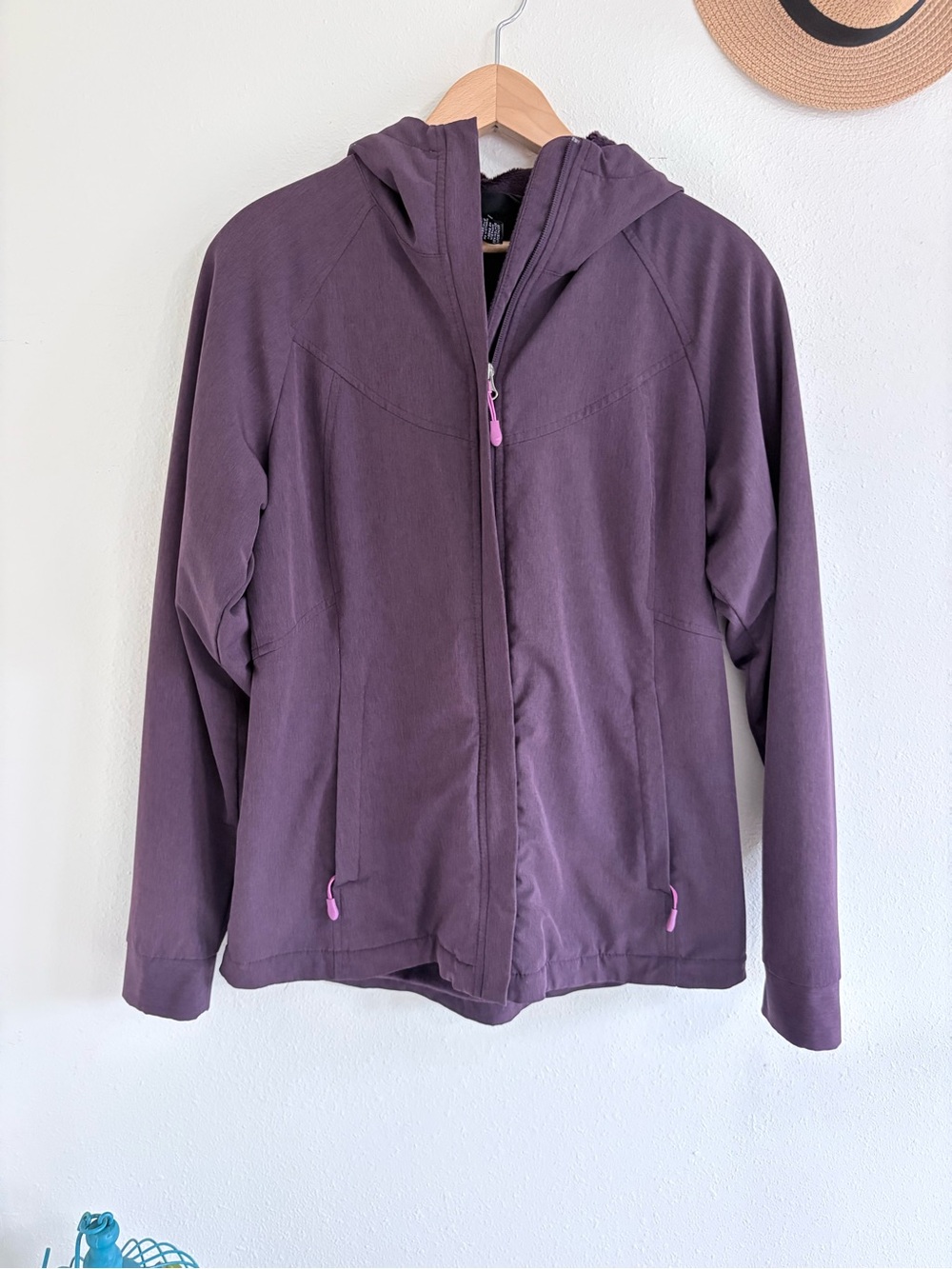 Kirkland Signature Women’s Softshell Fleece Lined Hooded Jacket Purple Size S